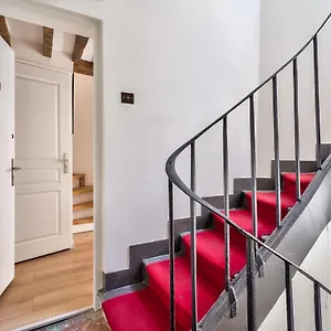 New Mezzanine In The Heart Of Paris